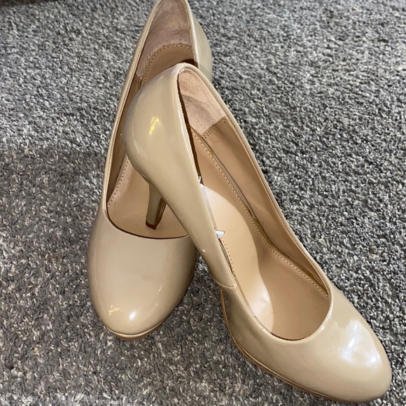 Merona heels - Picture 1 of 3